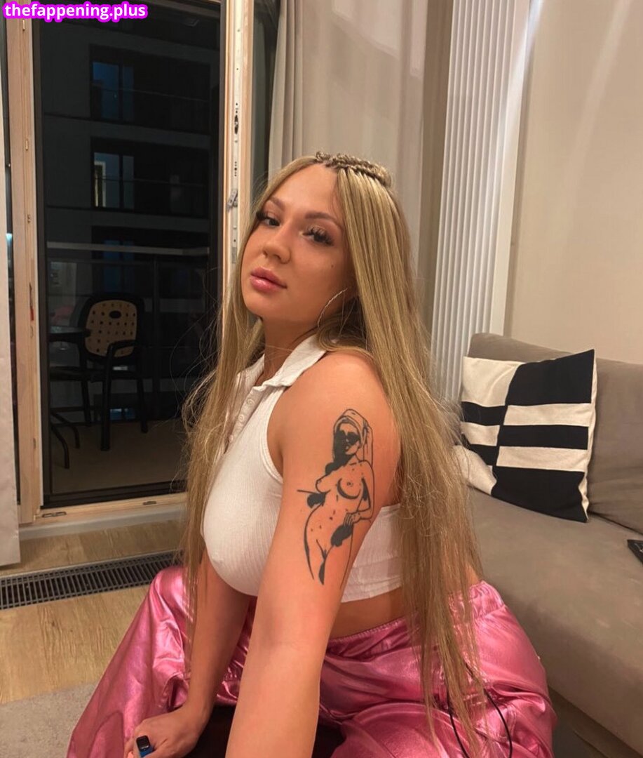 Queentesencja / _qqueentesencjaa_ Foto OnlyFans Nua #1