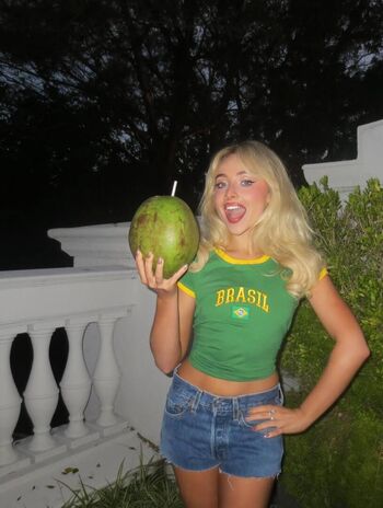 Sabrina Carpenter