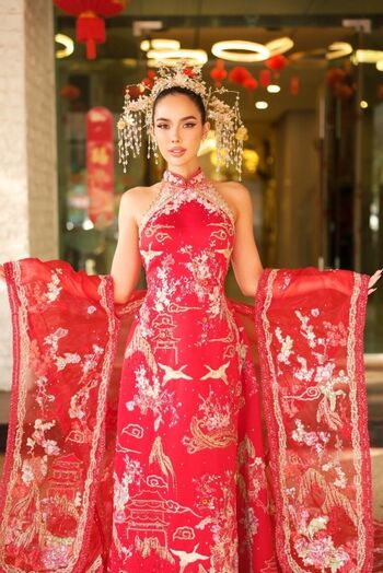Saffron Maya Snook