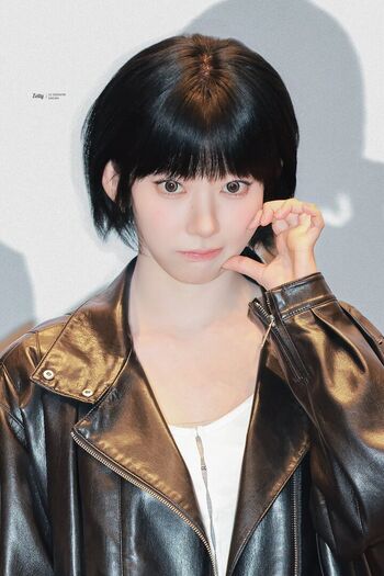 Sakura Miyawaki 宮脇 咲良