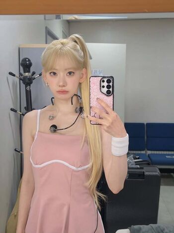 Sakura Miyawaki 宮脇 咲良