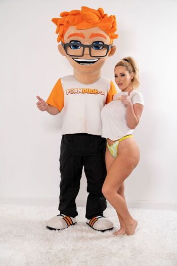 Savannah Bond