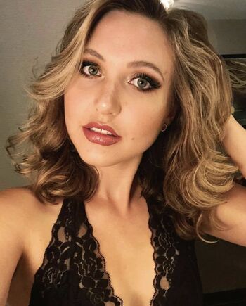 Taylor Tomlinson