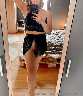 The Sneaky Hotcouple 