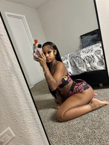 Therealprettylingg__