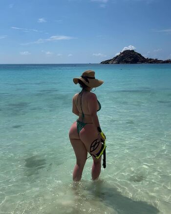 Thick Asian Women