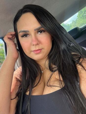 Vanessa Mira
