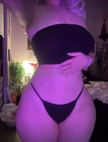 Waifuafterhours (yurrrilol)