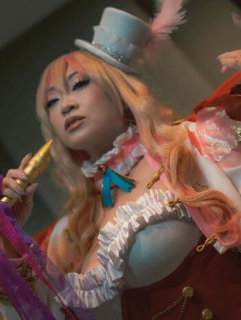 Yaya Han