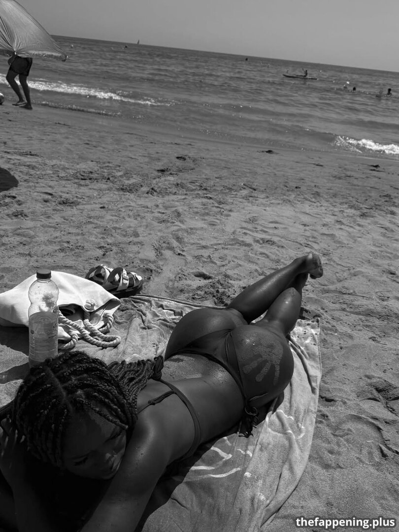 Yyaizabennett Naakte OnlyFans Foto #6