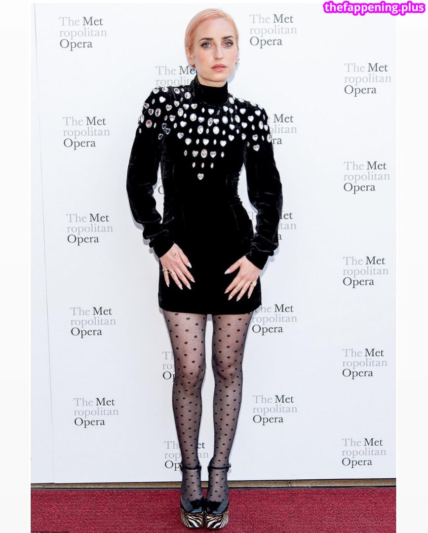 Zoe Lister Jones / https: / zoelisterjones 裸照OnlyFans照片 #24
