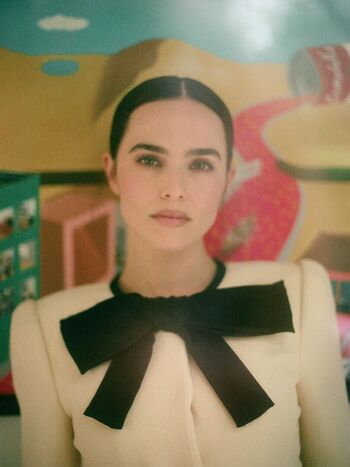 Zoey Deutch